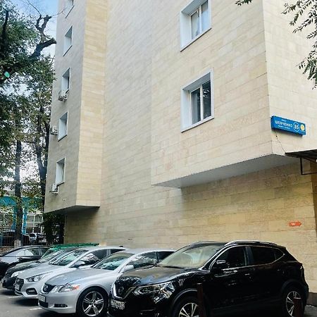 Уютная Квартира В Самом Сердце Алматы Almaty Exterior photo