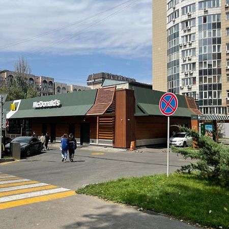 Уютная Квартира В Самом Сердце Алматы Almaty Exterior photo