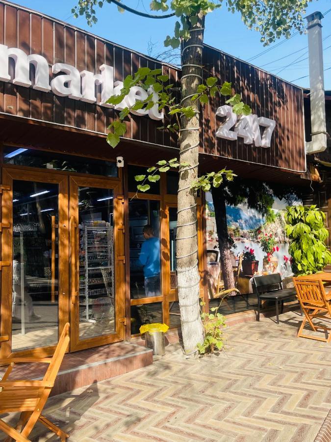 Уютная Квартира В Самом Сердце Алматы Almaty Exterior photo