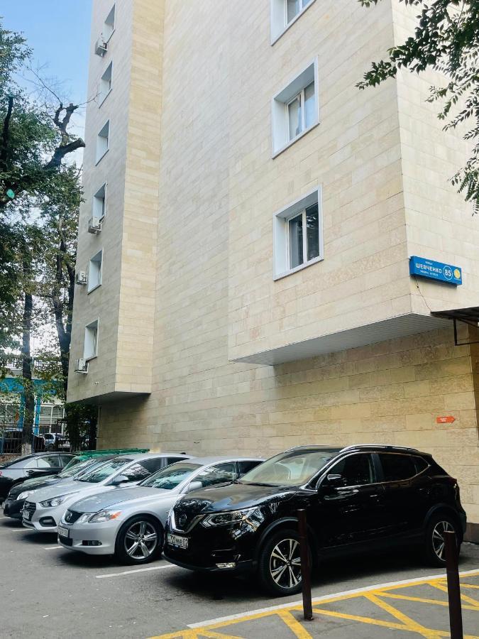 Уютная Квартира В Самом Сердце Алматы Almaty Exterior photo